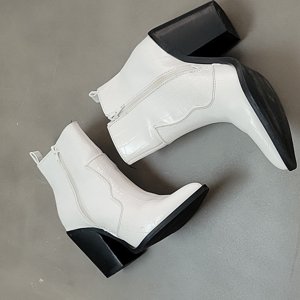 ASOS Elliot western Boots in White Croc Size 6
